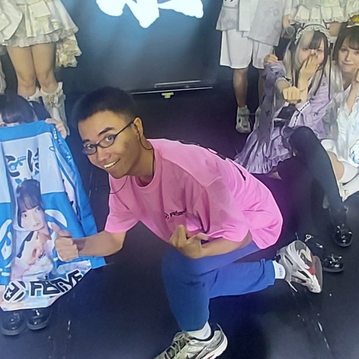凌曉樂.